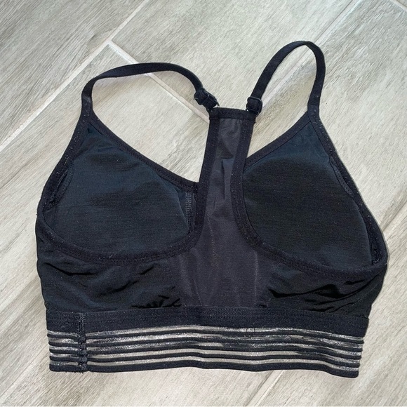 Nike Set Bike Shorts w Pockets & Sports Bra Black Size S Running Workout Set - Picture 4 of 7